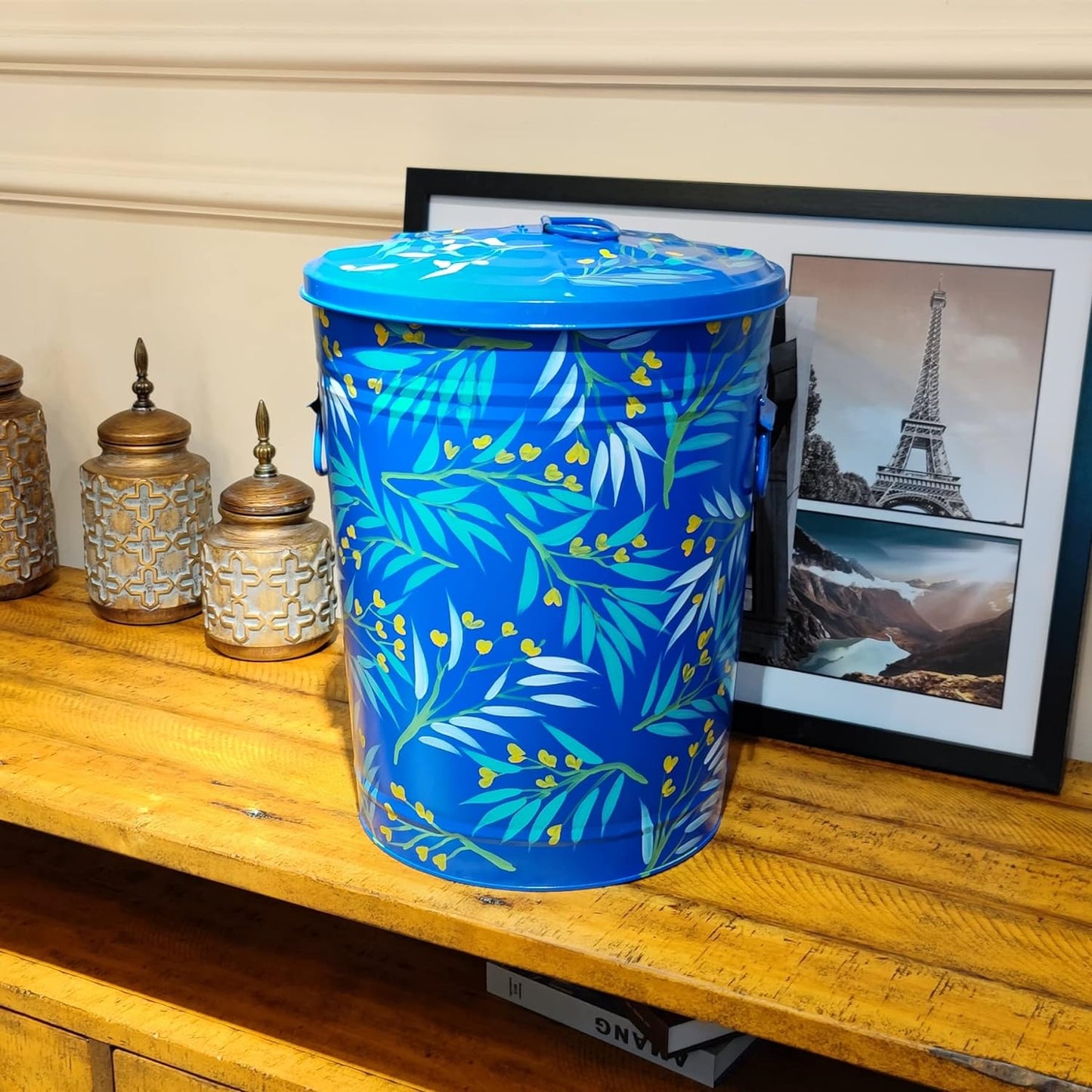 Hand Painted Metal Trash Can with Lid Recycling Canister Storage Organization Decorative Garbage Can Waste Bin for Kitchen Living Room Home Patio Yard Home Decor 10 Gallons